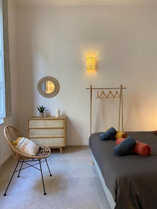 אביניון Appartement Avec Ventilateurs Proche Du Palais Des Papes מראה חיצוני תמונה