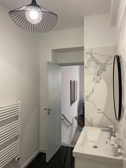 אביניון Appartement Avec Ventilateurs Proche Du Palais Des Papes מראה חיצוני תמונה