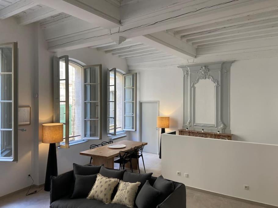 אביניון Appartement Avec Ventilateurs Proche Du Palais Des Papes מראה חיצוני תמונה