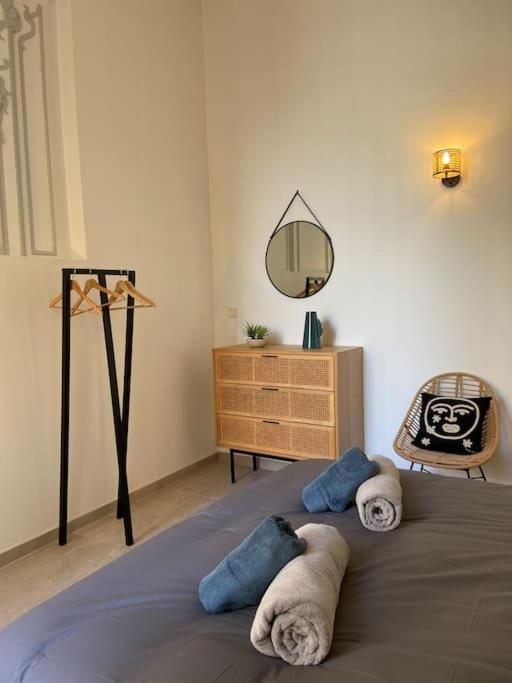 אביניון Appartement Avec Ventilateurs Proche Du Palais Des Papes מראה חיצוני תמונה